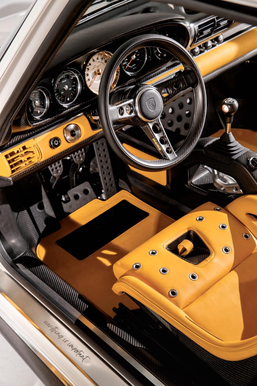 Панель приборов Porsche 911 DLS by Singer 2018 года  (фото 17 из 40)